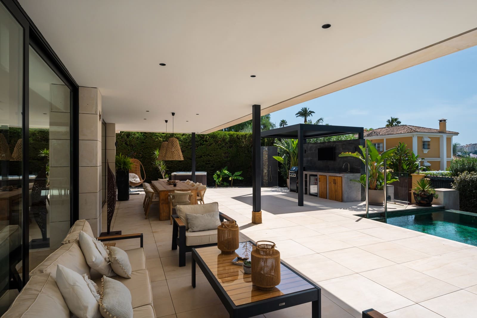 6 chambre Villa/Maison à vendre à Nueva Andalucia avec piscine garage - 7 200 000 € (Ref: 10161161)