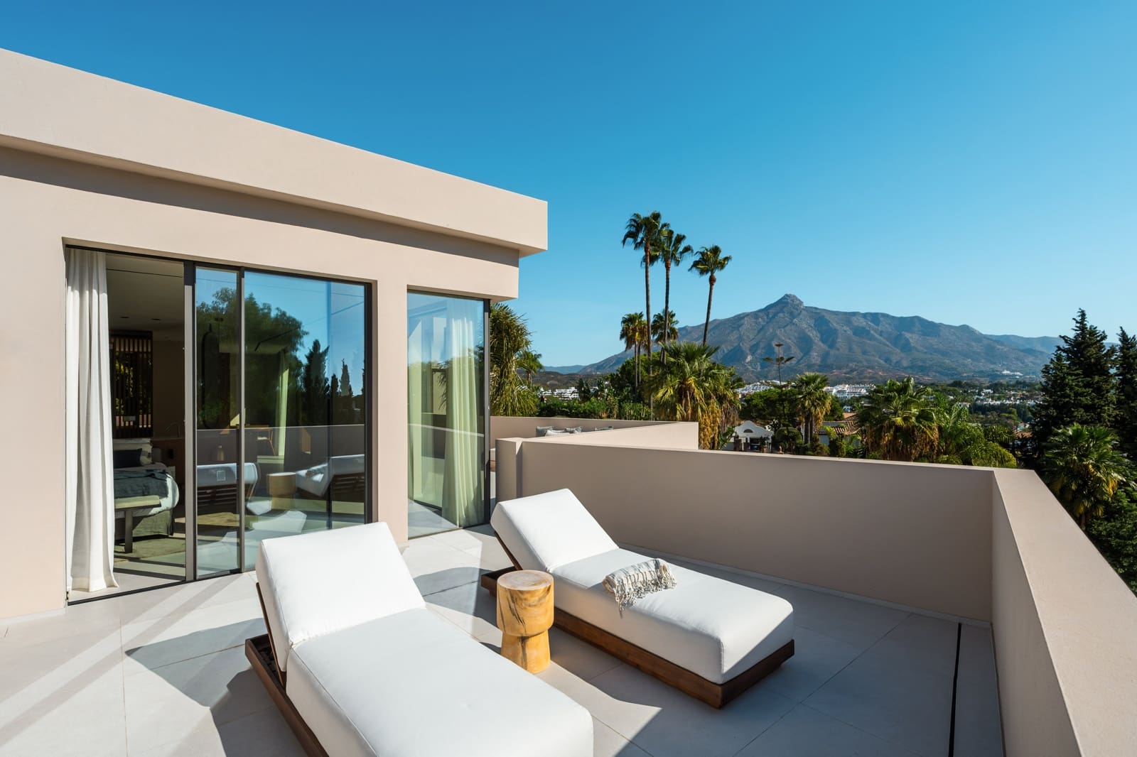 7 soveværelse Villa til salg i Nueva Andalucia med swimmingpool garage - € 6.950.000 (Ref: 10164784)