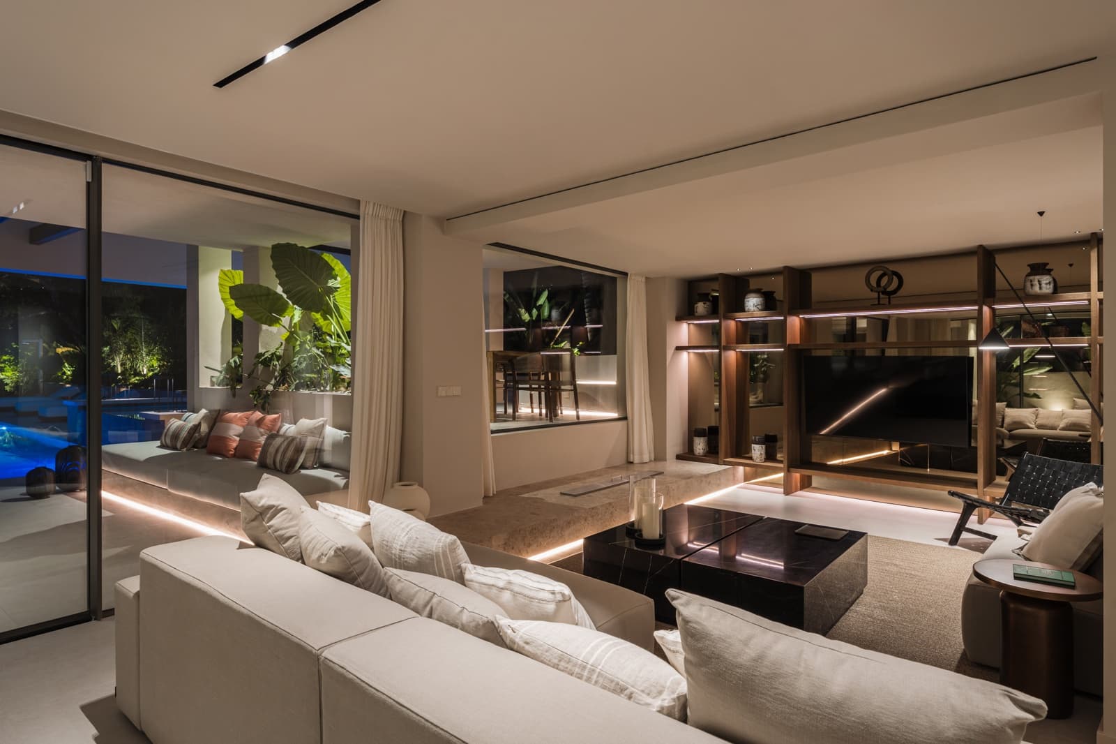 7 soveværelse Villa til salg i Nueva Andalucia med swimmingpool garage - € 6.950.000 (Ref: 10164784)