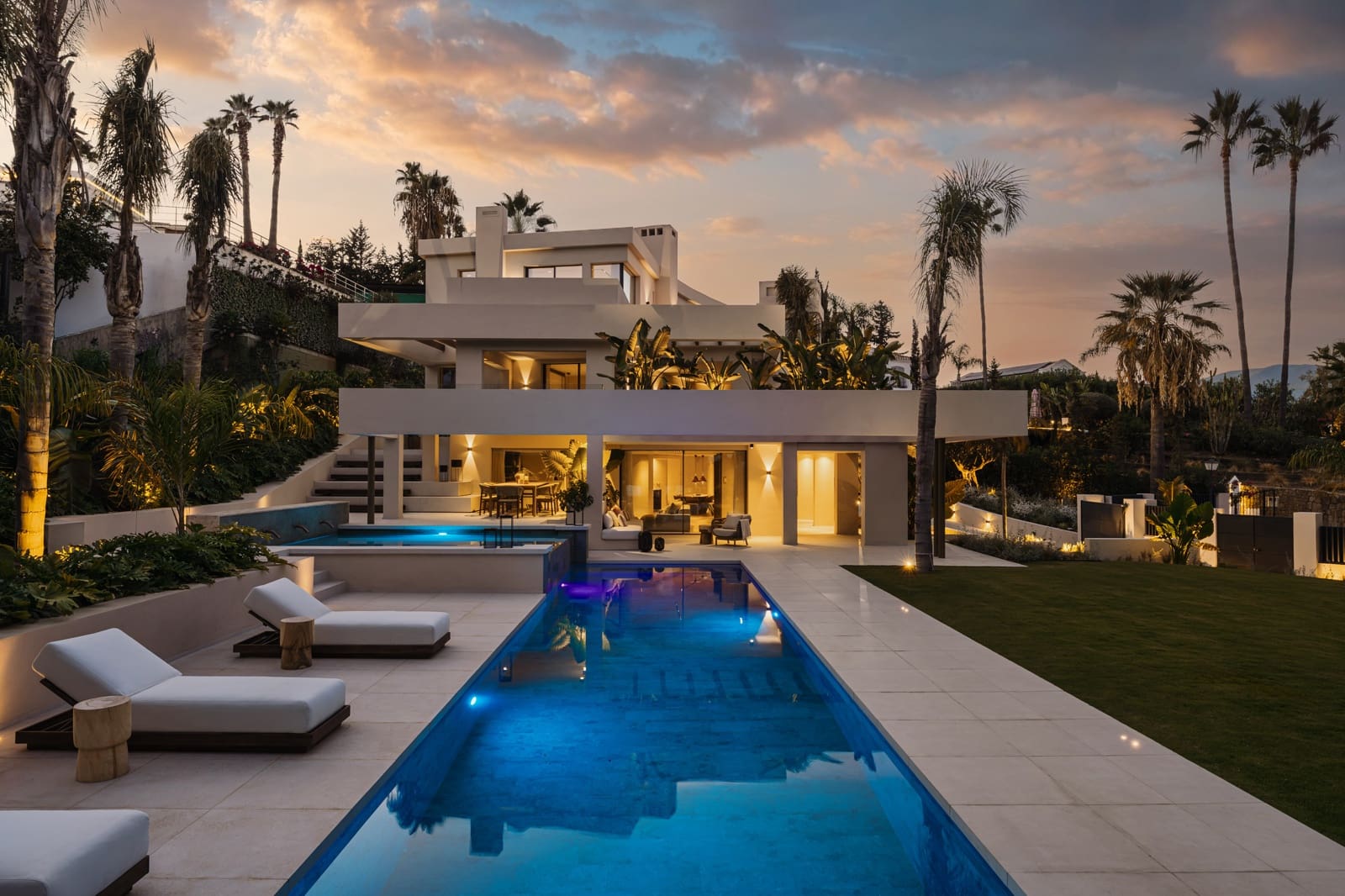 7 soveværelse Villa til salg i Nueva Andalucia med swimmingpool garage - € 6.950.000 (Ref: 10164784)