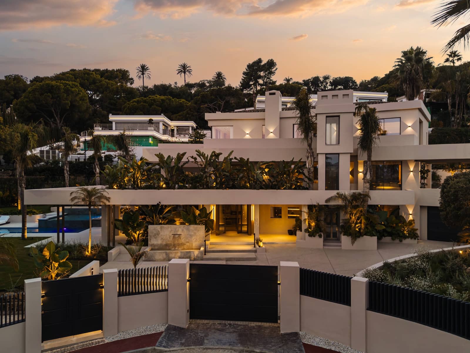7 soveværelse Villa til salg i Nueva Andalucia med swimmingpool garage - € 6.950.000 (Ref: 10164784)