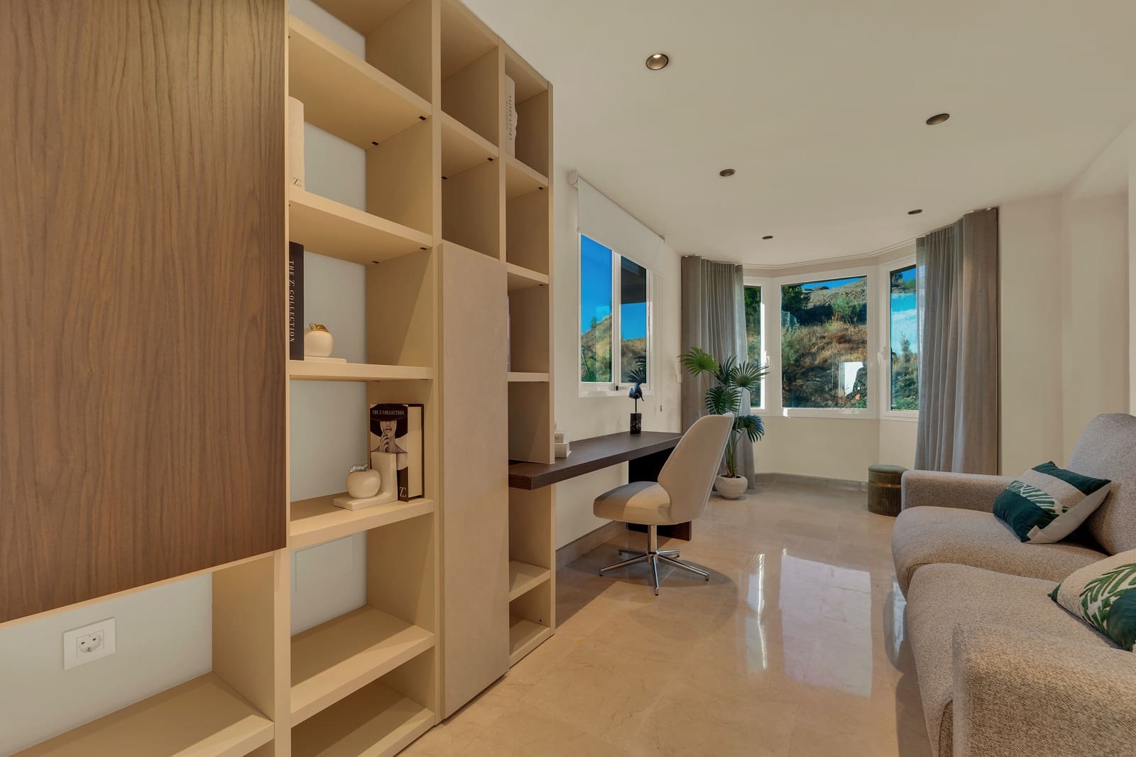 4 bedroom Penthouse for sale in Nueva Andalucia with pool garage - € 2,995,000 (Ref: 10176959)