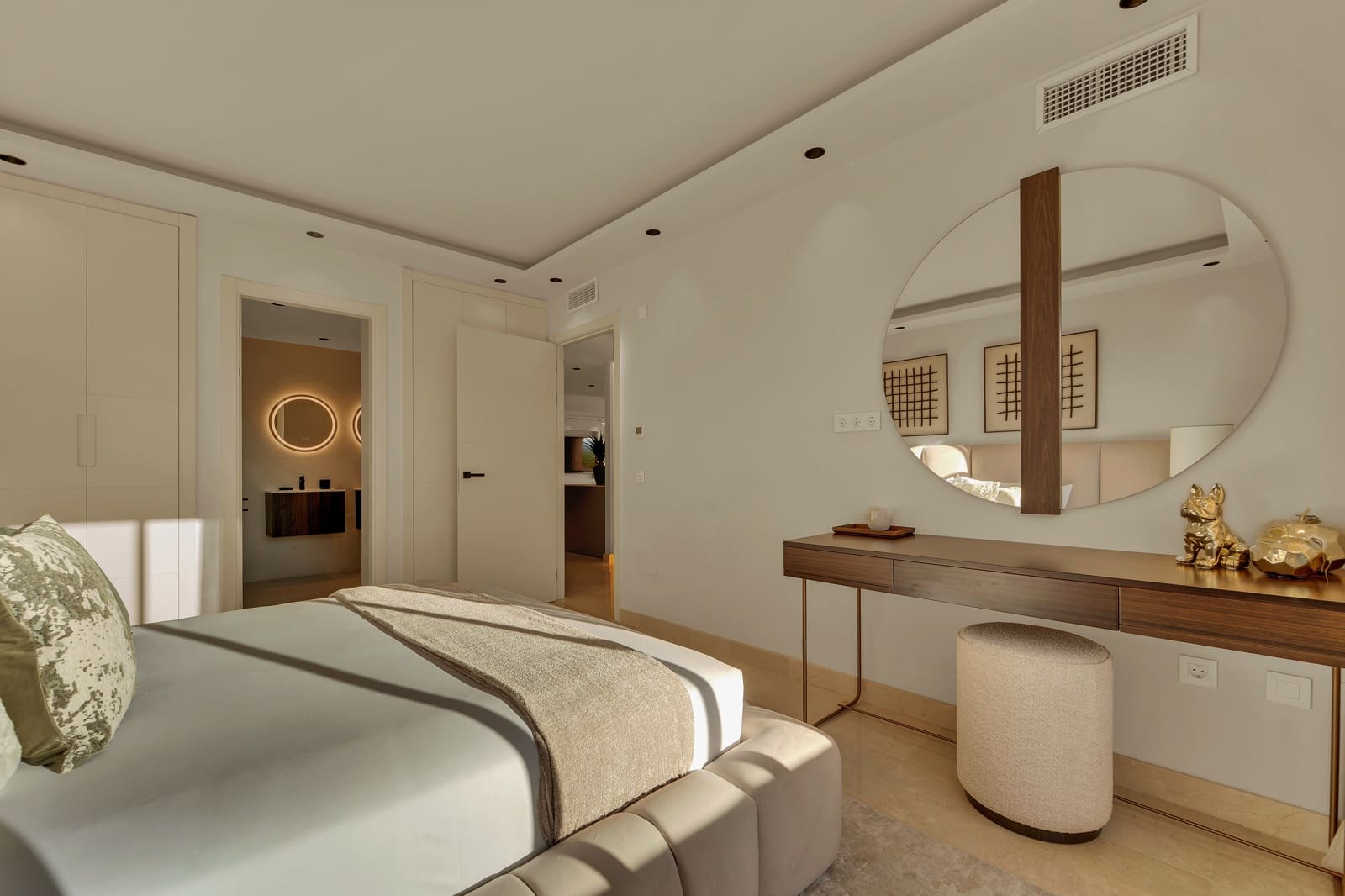 4 bedroom Penthouse for sale in Nueva Andalucia with pool garage - € 2,995,000 (Ref: 10176959)