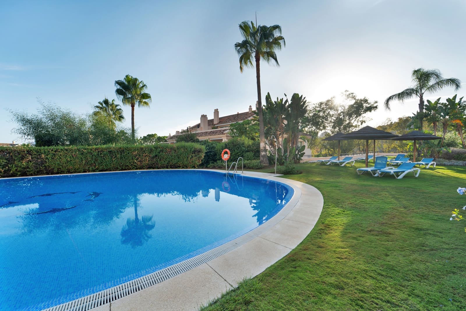 4 bedroom Penthouse for sale in Nueva Andalucia with pool garage - € 2,995,000 (Ref: 10176959)