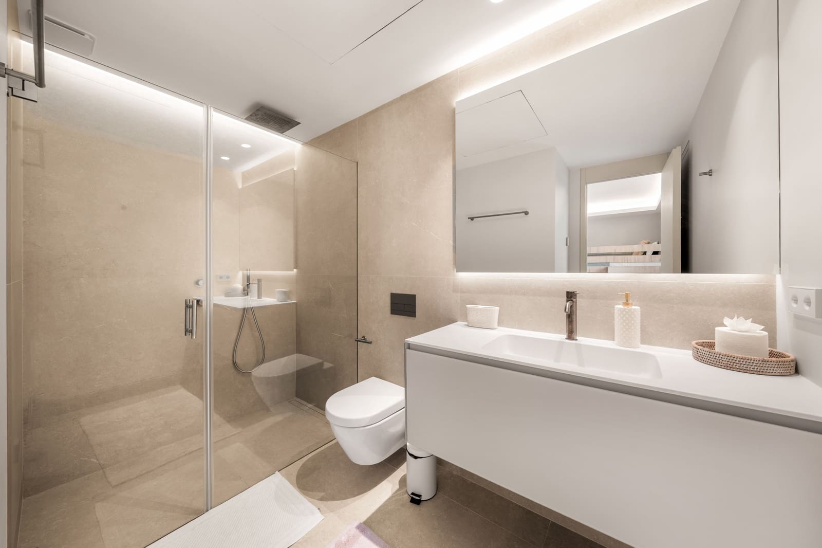 7 chambre Villa/Maison à vendre à El Paraiso avec piscine garage - 6 850 000 € (Ref: 10180068)