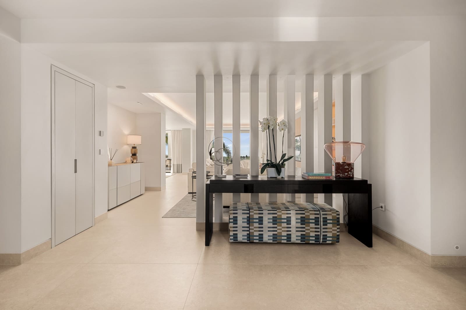 7 chambre Villa/Maison à vendre à El Paraiso avec piscine garage - 6 850 000 € (Ref: 10180068)