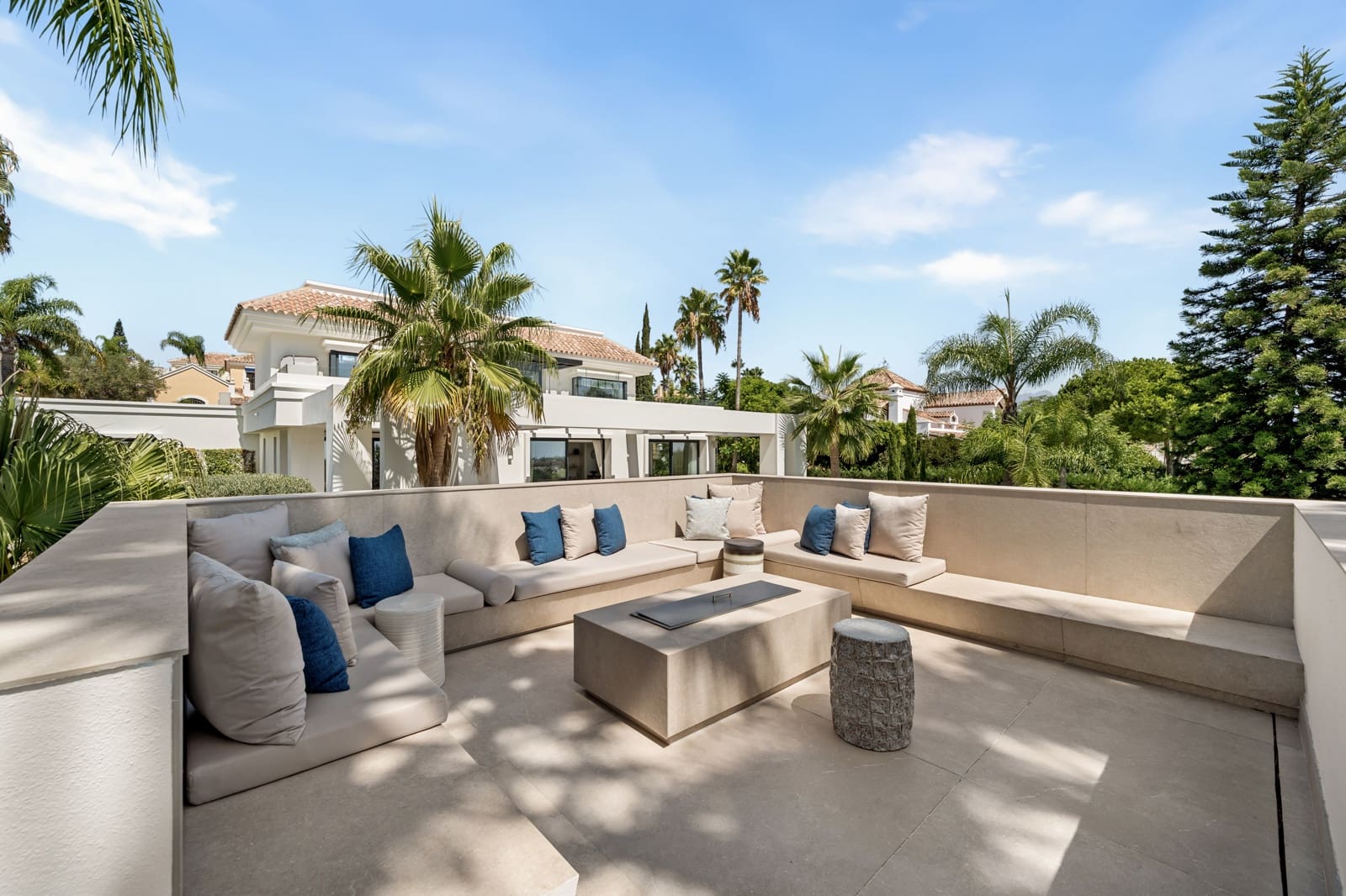7 chambre Villa/Maison à vendre à El Paraiso avec piscine garage - 6 850 000 € (Ref: 10180068)