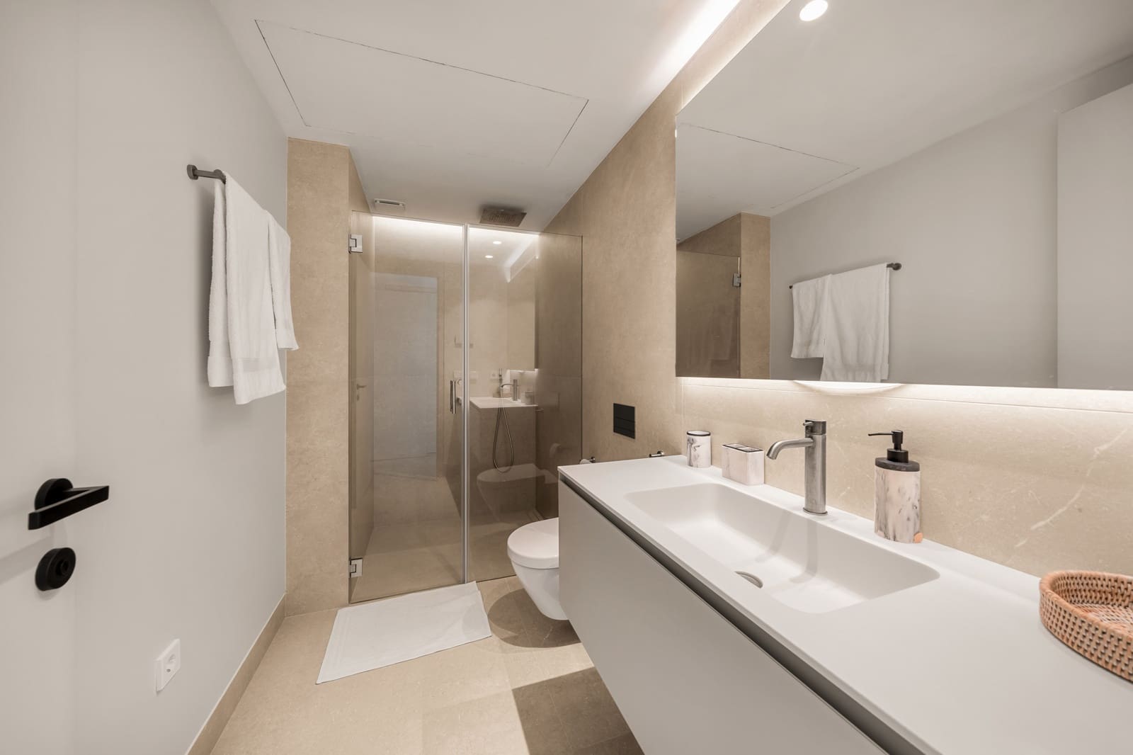 7 chambre Villa/Maison à vendre à El Paraiso avec piscine garage - 6 850 000 € (Ref: 10180068)
