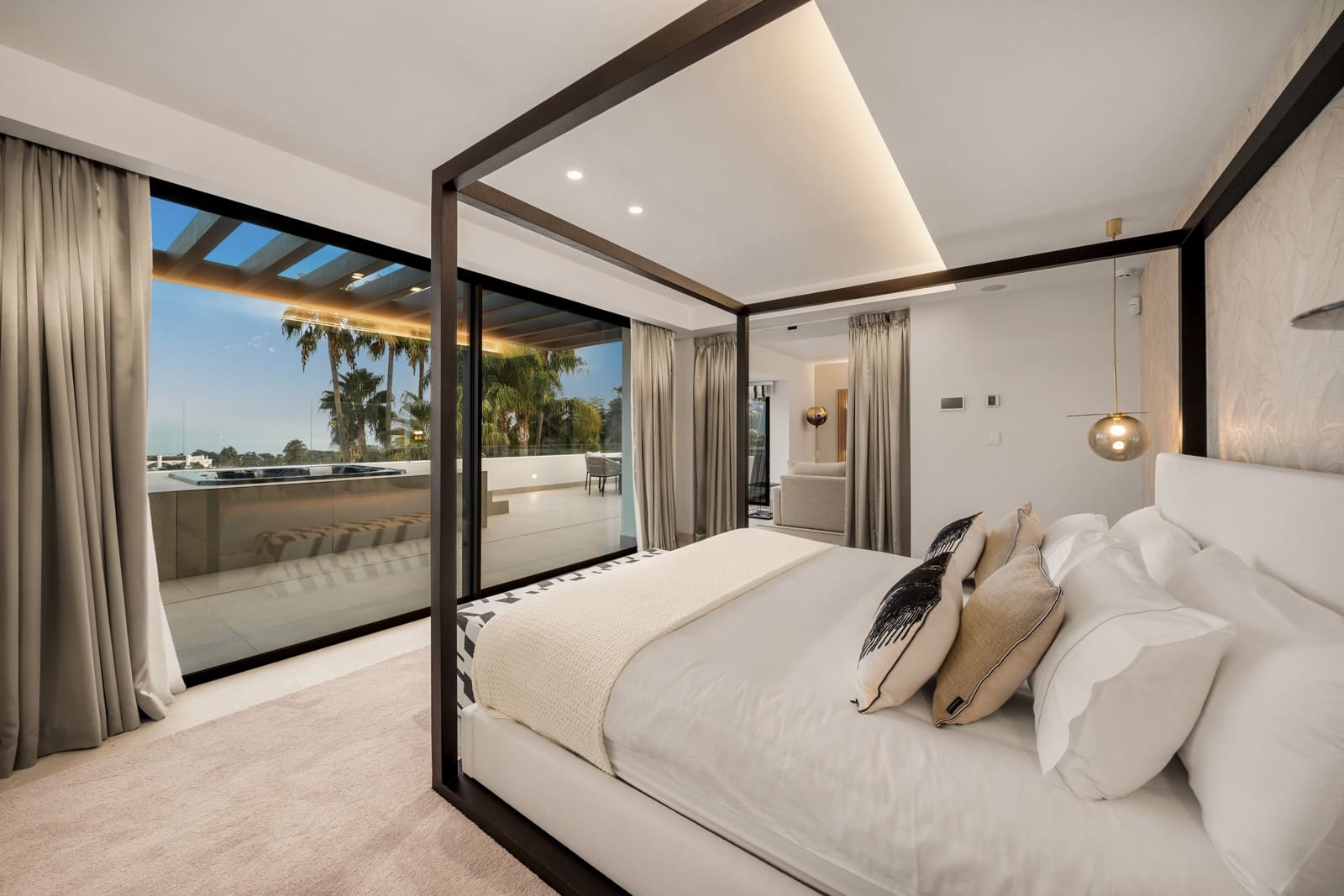 7 chambre Villa/Maison à vendre à El Paraiso avec piscine garage - 6 850 000 € (Ref: 10180068)