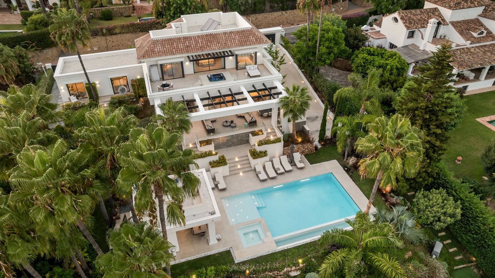 7 chambre Villa/Maison à vendre à El Paraiso avec piscine garage - 6 850 000 € (Ref: 10180068)