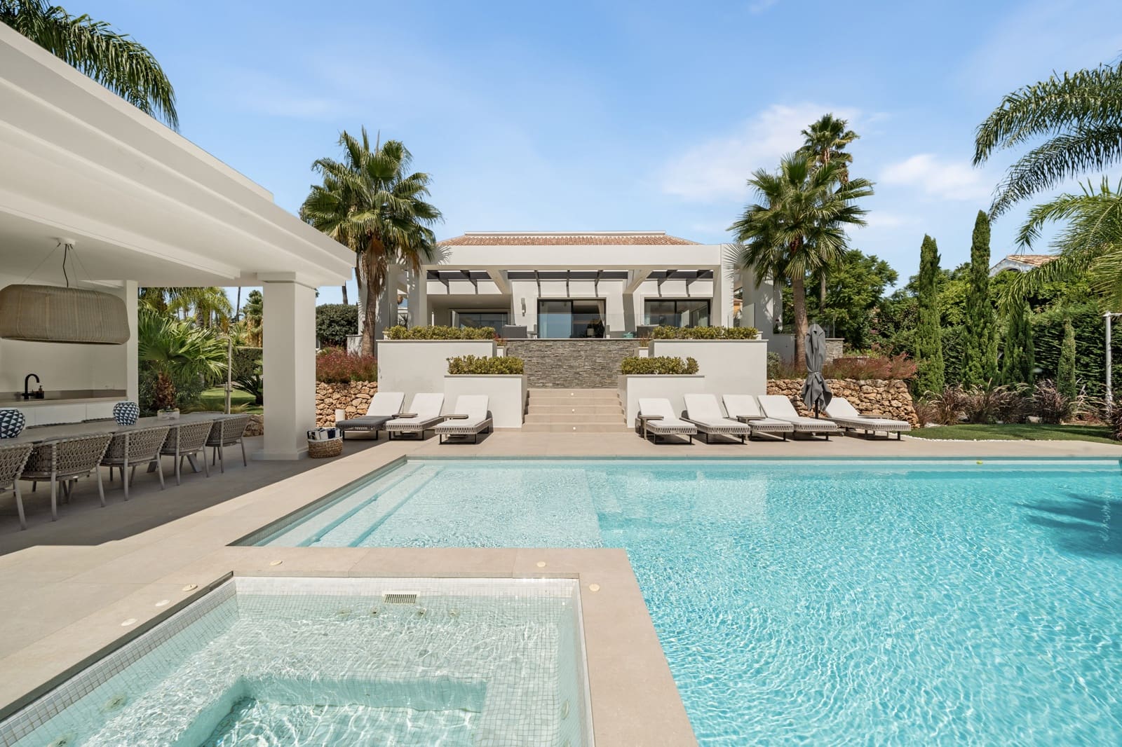 7 chambre Villa/Maison à vendre à El Paraiso avec piscine garage - 6 850 000 € (Ref: 10180068)