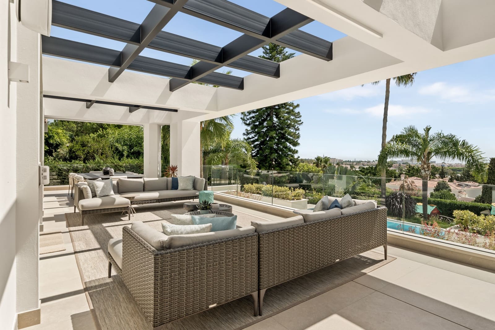 7 chambre Villa/Maison à vendre à El Paraiso avec piscine garage - 6 850 000 € (Ref: 10180068)