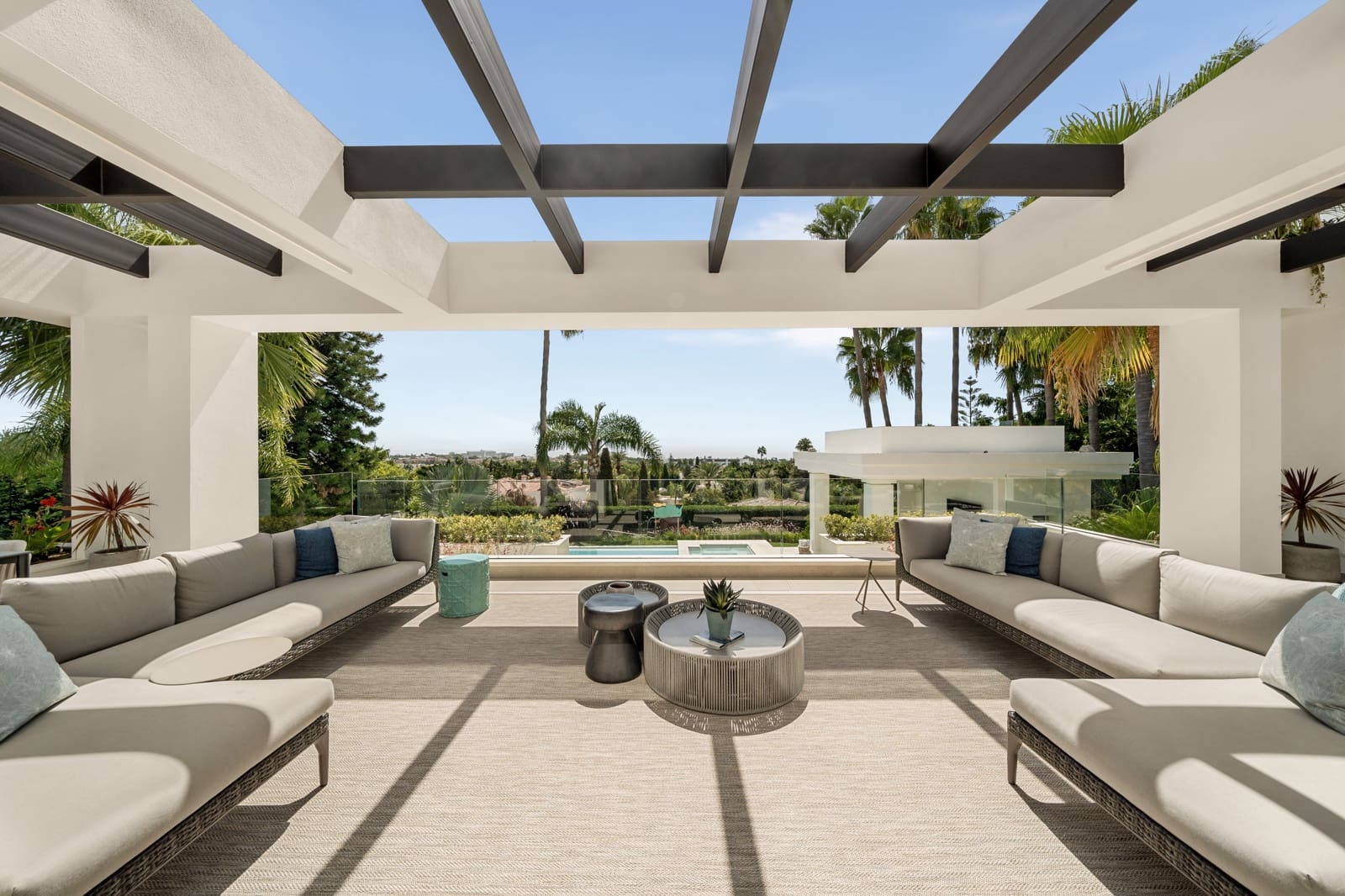 7 chambre Villa/Maison à vendre à El Paraiso avec piscine garage - 6 850 000 € (Ref: 10180068)
