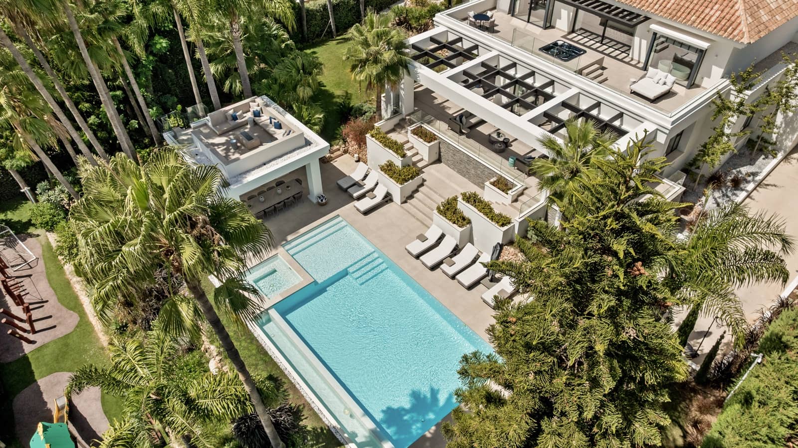 7 chambre Villa/Maison à vendre à El Paraiso avec piscine garage - 6 850 000 € (Ref: 10180068)