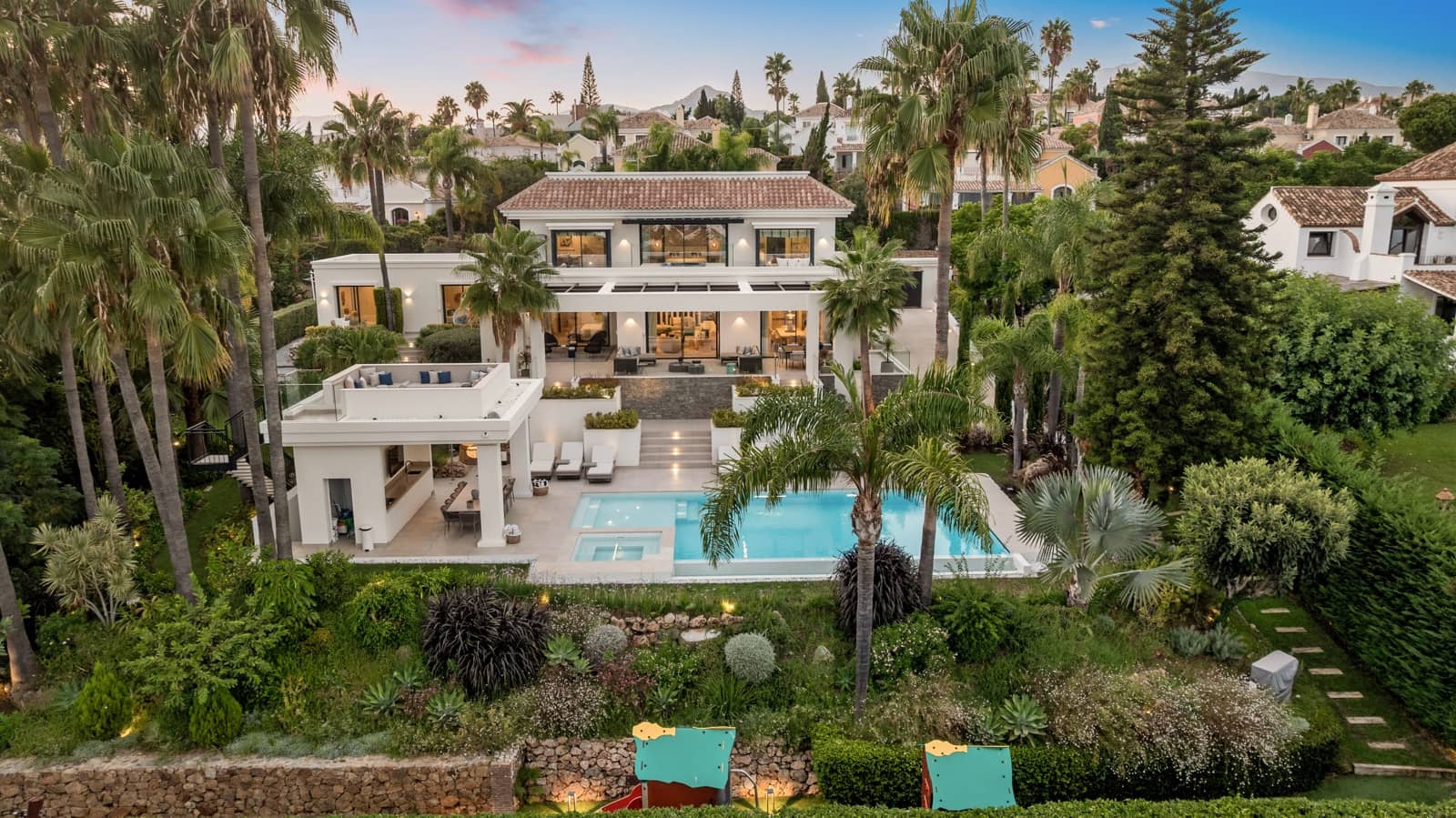 7 chambre Villa/Maison à vendre à El Paraiso avec piscine garage - 6 850 000 € (Ref: 10180068)