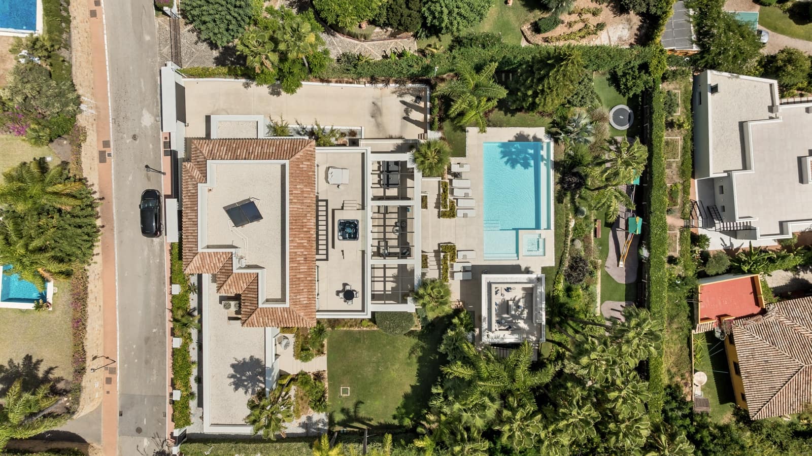 7 chambre Villa/Maison à vendre à El Paraiso avec piscine garage - 6 850 000 € (Ref: 10180068)
