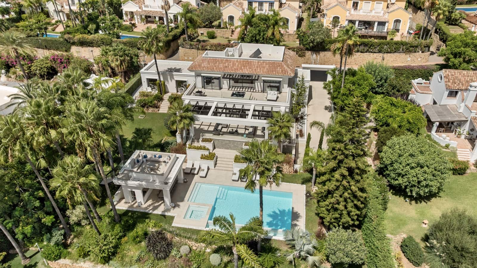 7 chambre Villa/Maison à vendre à El Paraiso avec piscine garage - 6 850 000 € (Ref: 10180068)