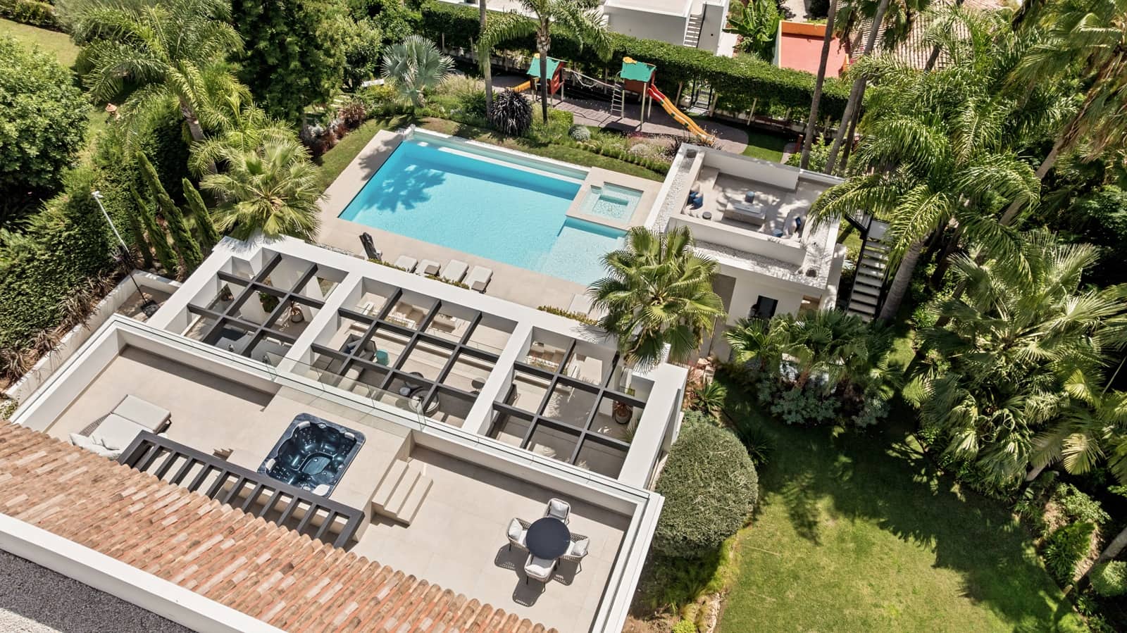 7 chambre Villa/Maison à vendre à El Paraiso avec piscine garage - 6 850 000 € (Ref: 10180068)