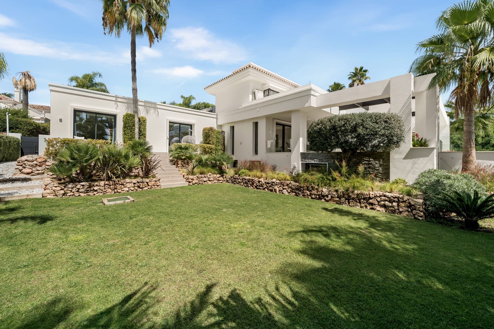 7 chambre Villa/Maison à vendre à El Paraiso avec piscine garage - 6 850 000 € (Ref: 10180068)