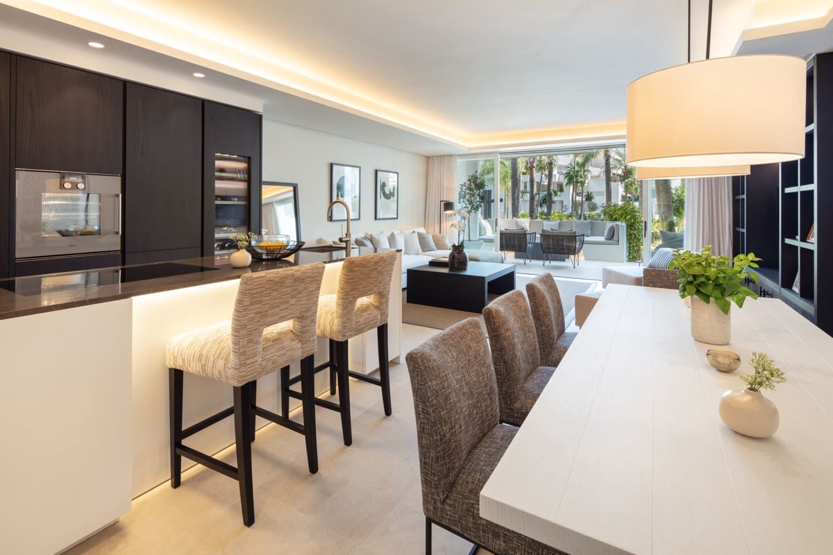 3 bedroom Apartment for sale in Golden Mile with pool garage - € 4,650,000 (Ref: 6745577)