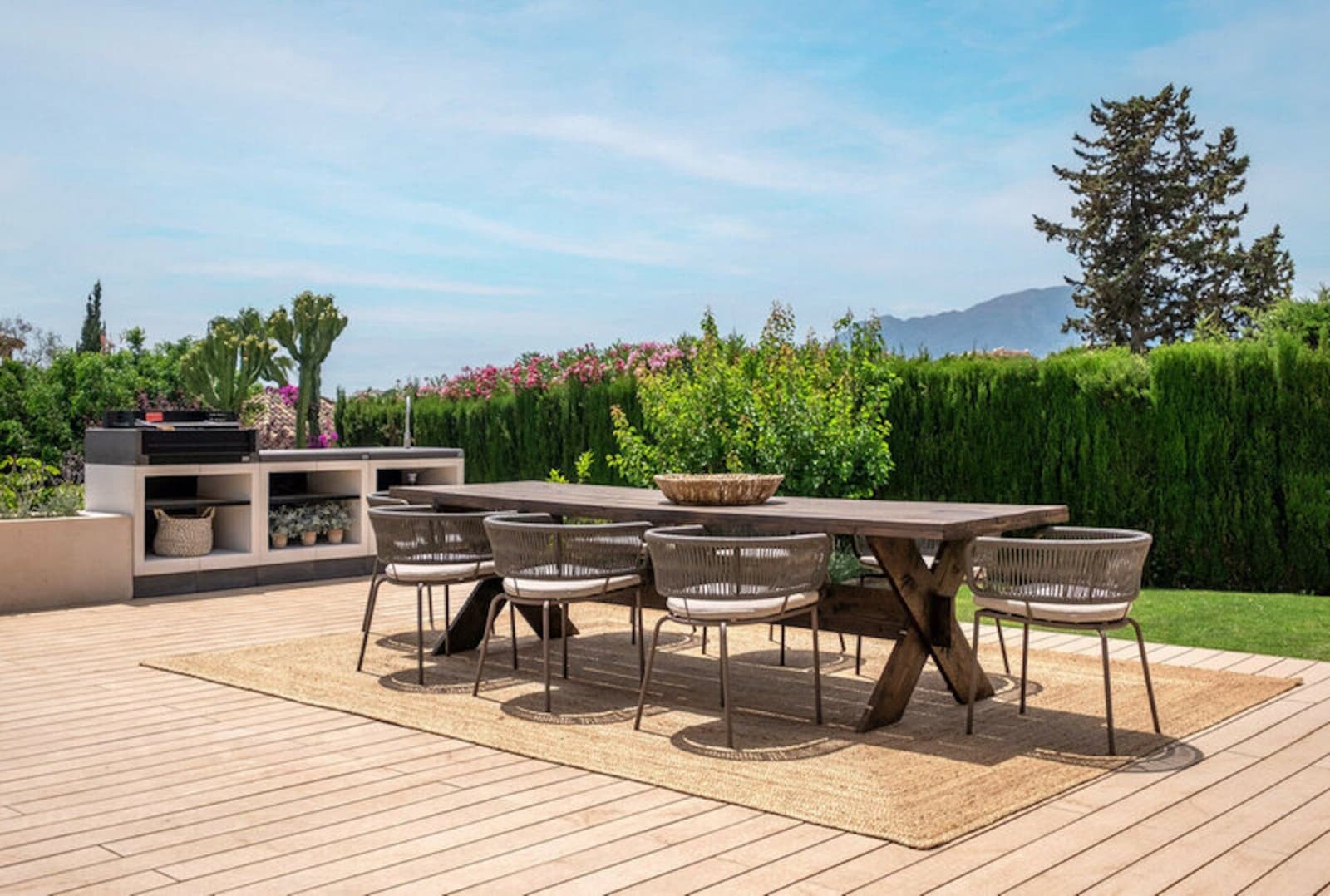 4 bedroom Villa for sale in Benahavis with pool - € 2,325,000 (Ref: 6934595)