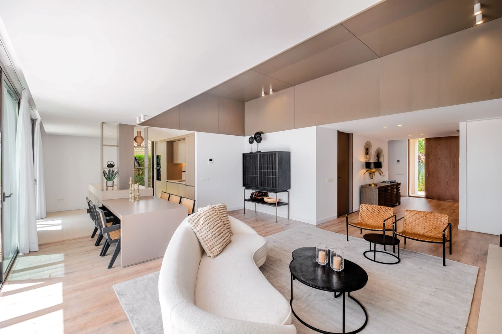 4 bedroom Villa for sale in Benahavis with pool - € 2,325,000 (Ref: 6934595)