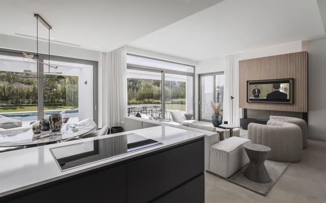 5 sypialnia Willa na sprzedaż w El Paraiso, Estepona z basenem - 2 850 000 € (Ref: 7227353)