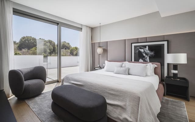 5 sypialnia Willa na sprzedaż w El Paraiso, Estepona z basenem - 2 850 000 € (Ref: 7227353)