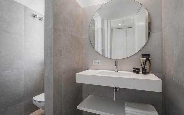 5 sypialnia Willa na sprzedaż w El Paraiso, Estepona z basenem - 2 850 000 € (Ref: 7227353)