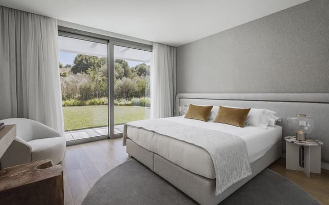 5 sypialnia Willa na sprzedaż w El Paraiso, Estepona z basenem - 2 850 000 € (Ref: 7227353)