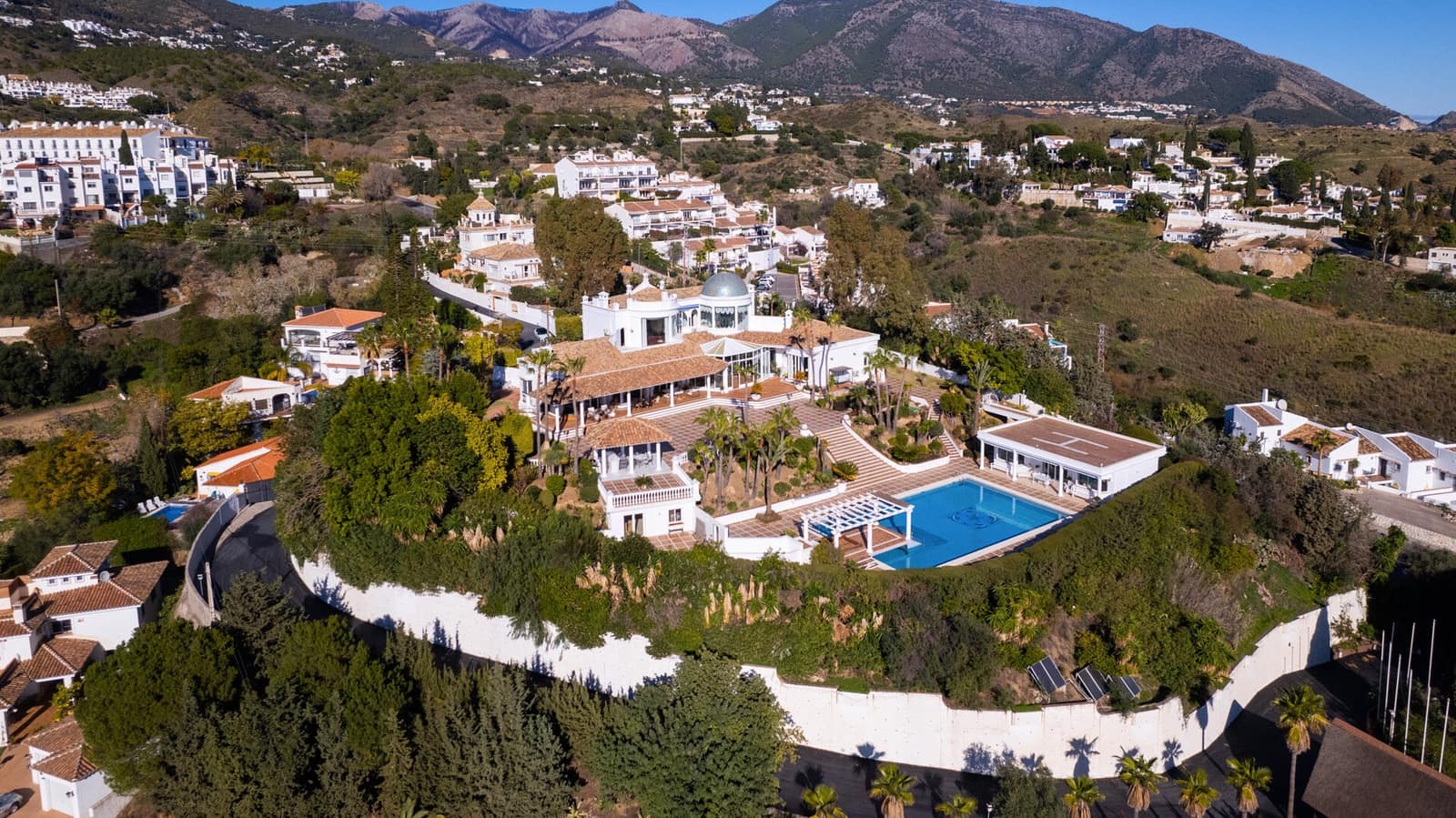 7 bedroom Villa for sale in Mijas with pool - € 3,560,000 (Ref: 7379593)