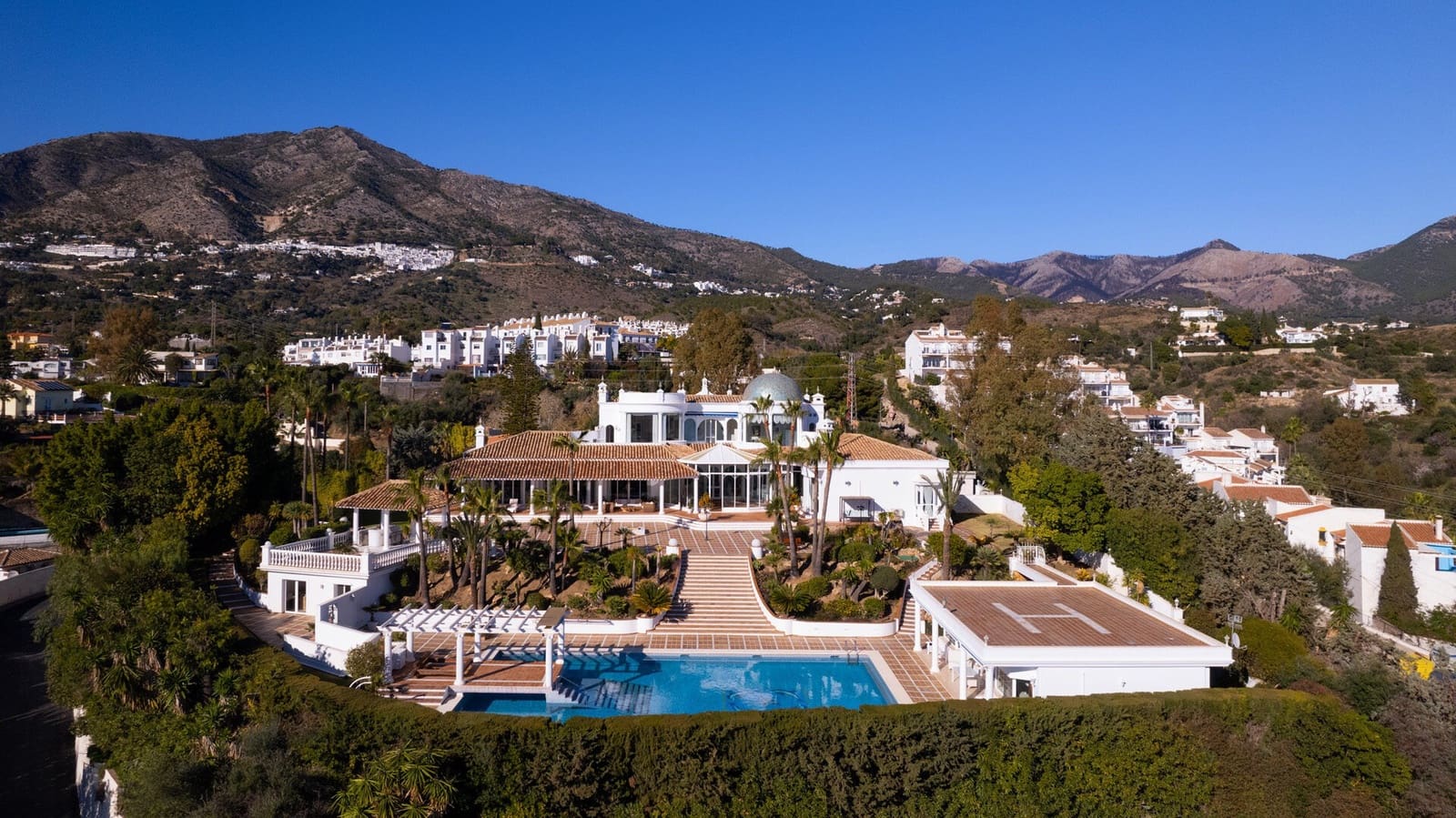 7 bedroom Villa for sale in Mijas with pool - € 3,560,000 (Ref: 7379593)