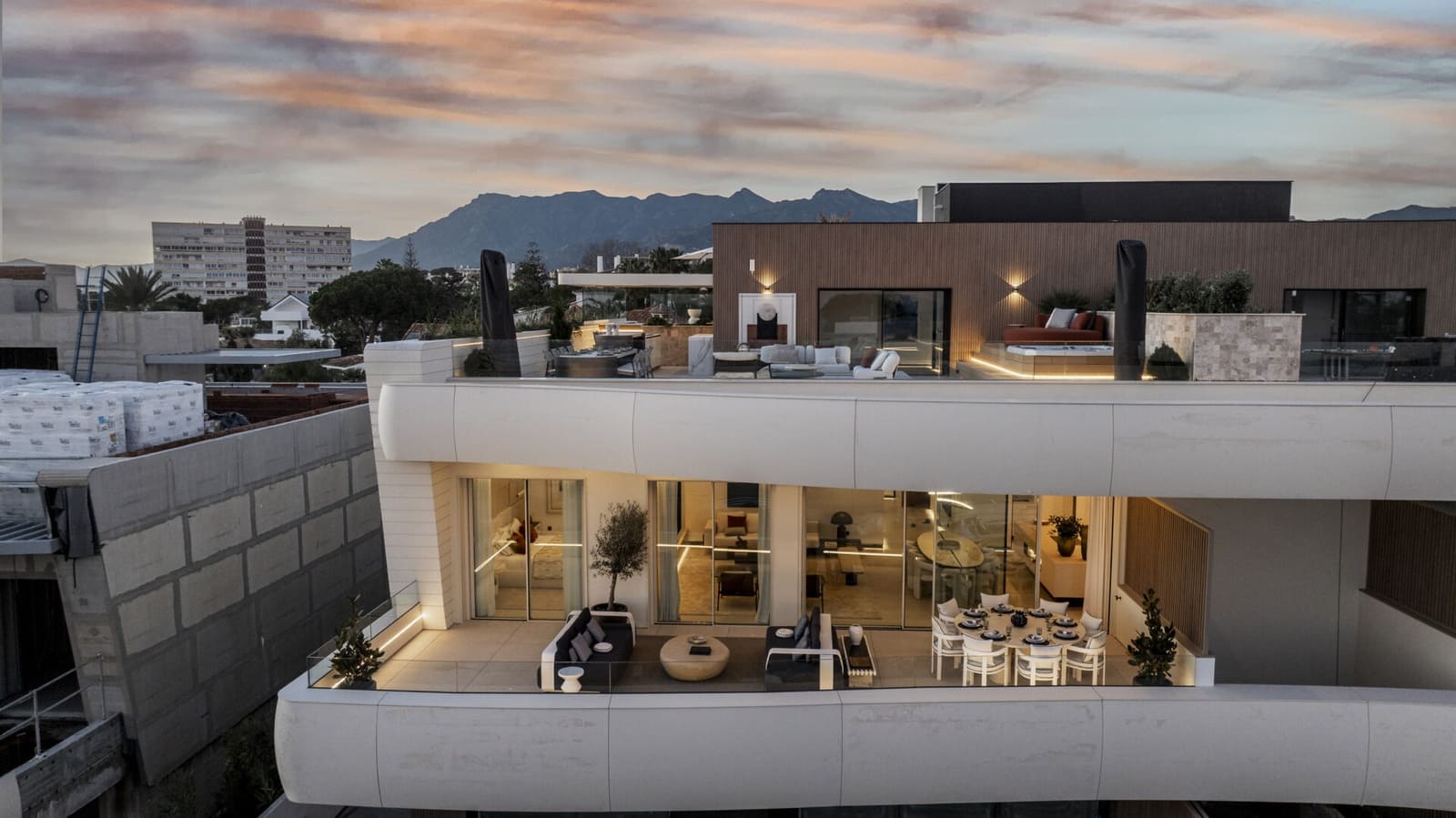 2 soverom Leilighet til salgs i Las Chapas med svømmebasseng garasje - € 2 490 000 (Ref: 7513777)