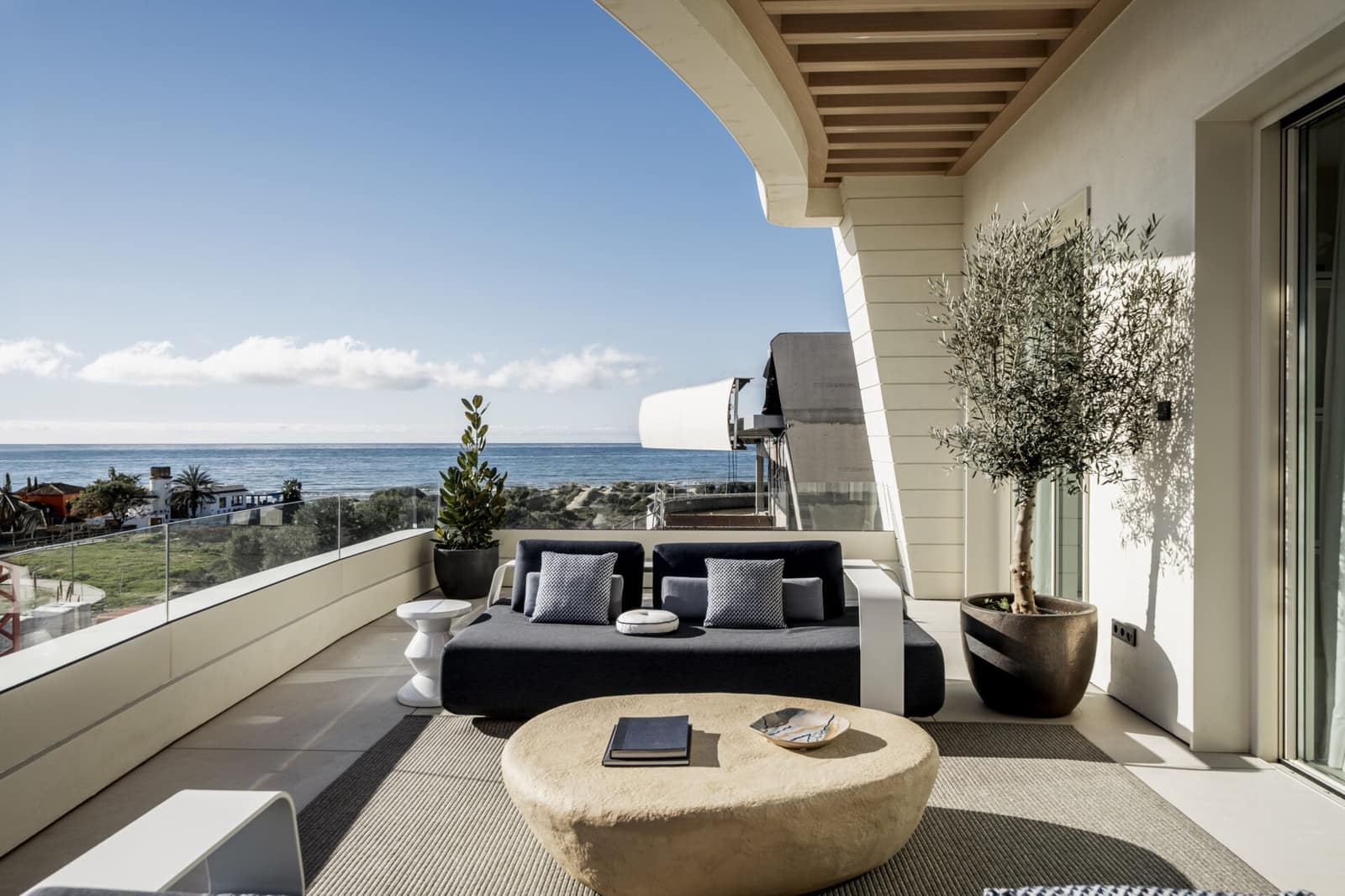 2 soverom Leilighet til salgs i Las Chapas med svømmebasseng garasje - € 2 490 000 (Ref: 7513777)