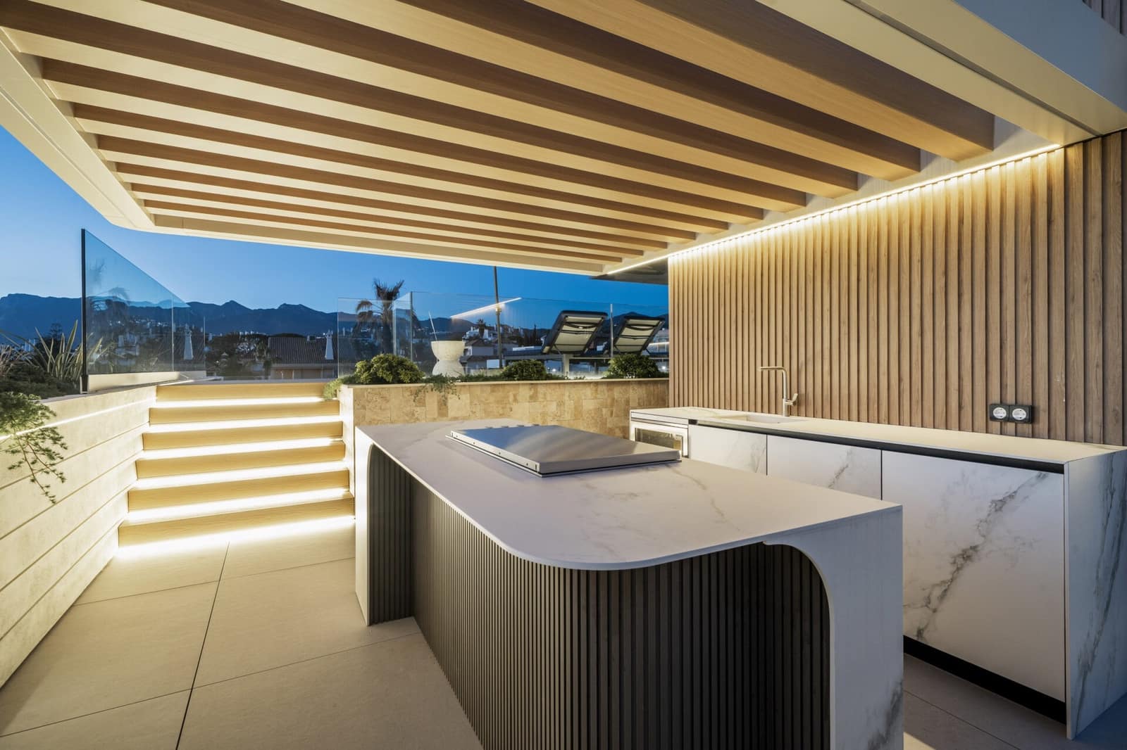 2 soverom Leilighet til salgs i Las Chapas med svømmebasseng garasje - € 2 490 000 (Ref: 7513777)