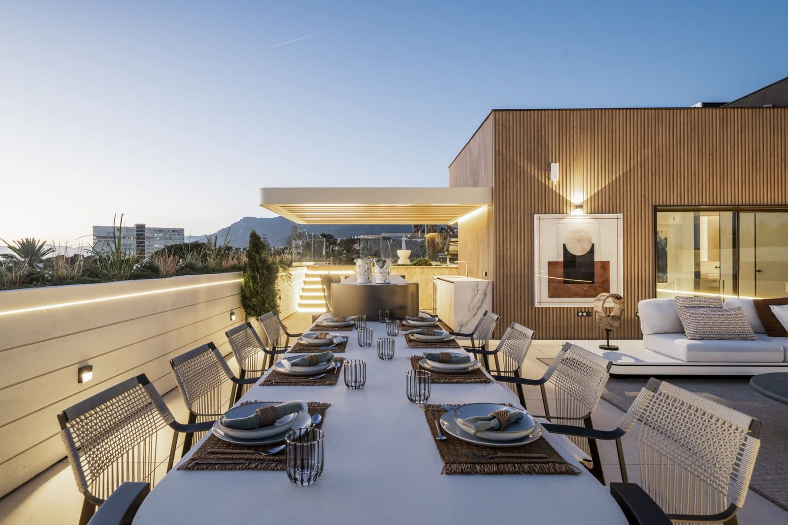 2 soverom Leilighet til salgs i Las Chapas med svømmebasseng garasje - € 2 490 000 (Ref: 7513777)