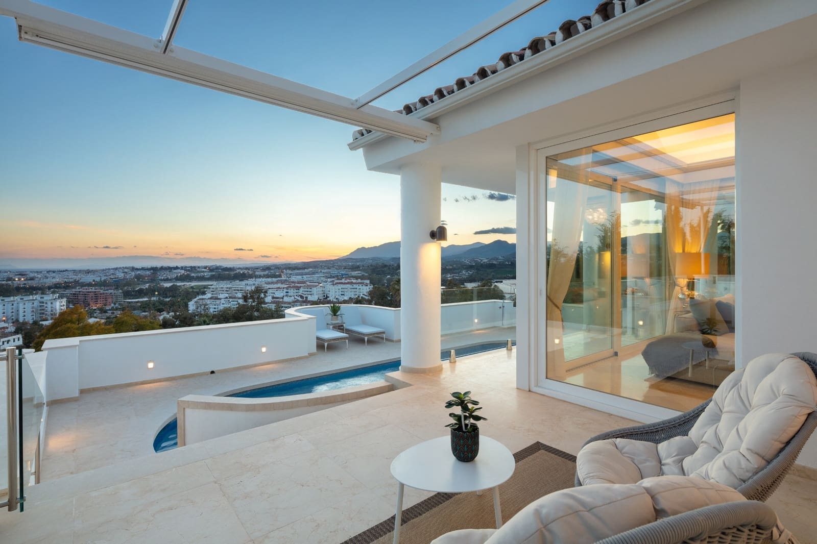 3 sypialnia Willa na sprzedaż w San Pedro de Alcantara z basenem - 2 595 000 € (Ref: 7519435)