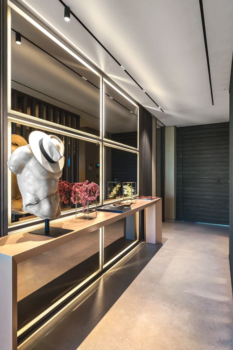 4 bedroom Villa for sale in Nueva Andalucia with pool garage - € 4,495,000 (Ref: 7531182)