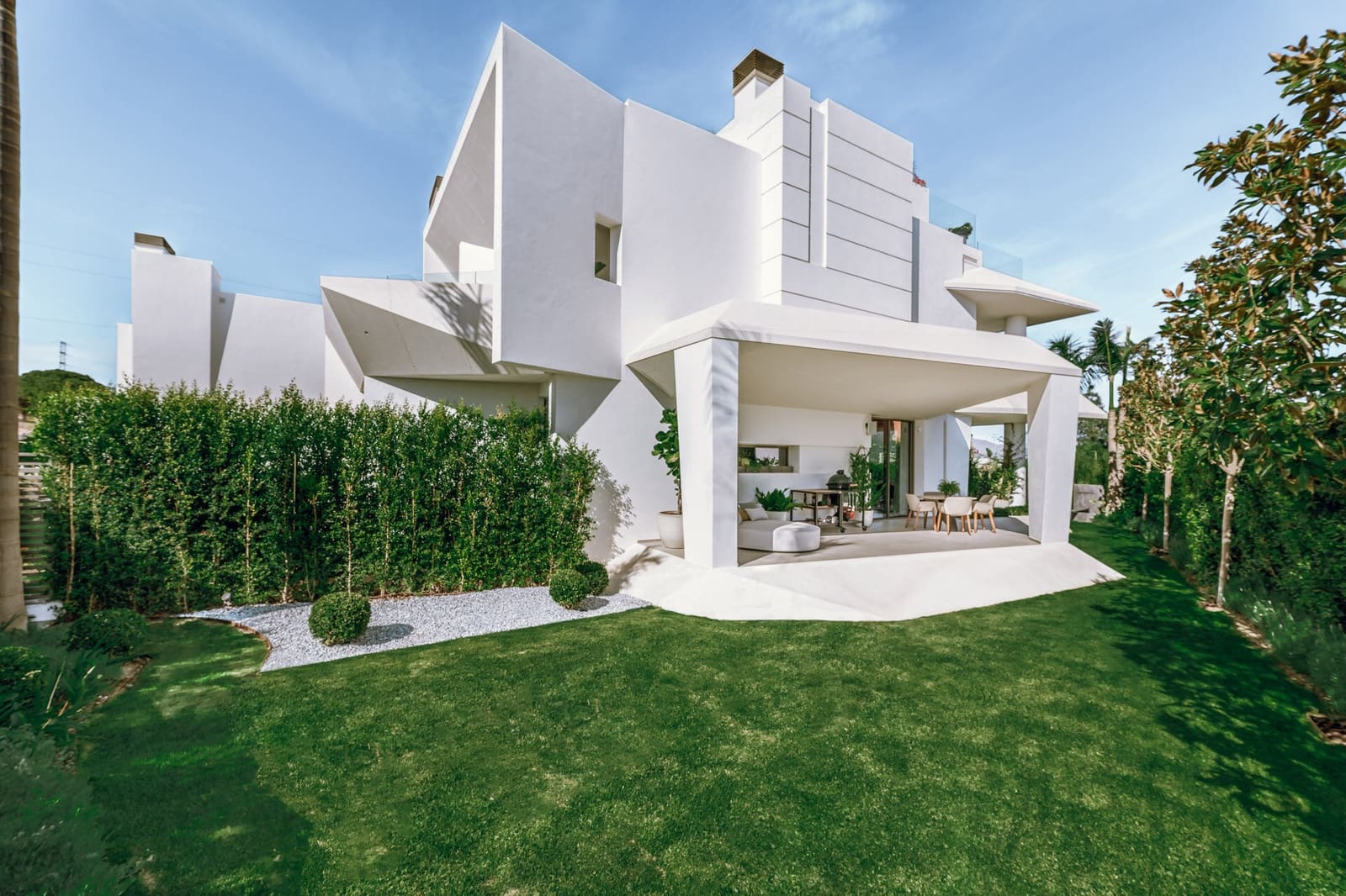 4 bedroom Villa for sale in Nueva Andalucia with pool garage - € 4,495,000 (Ref: 7531182)