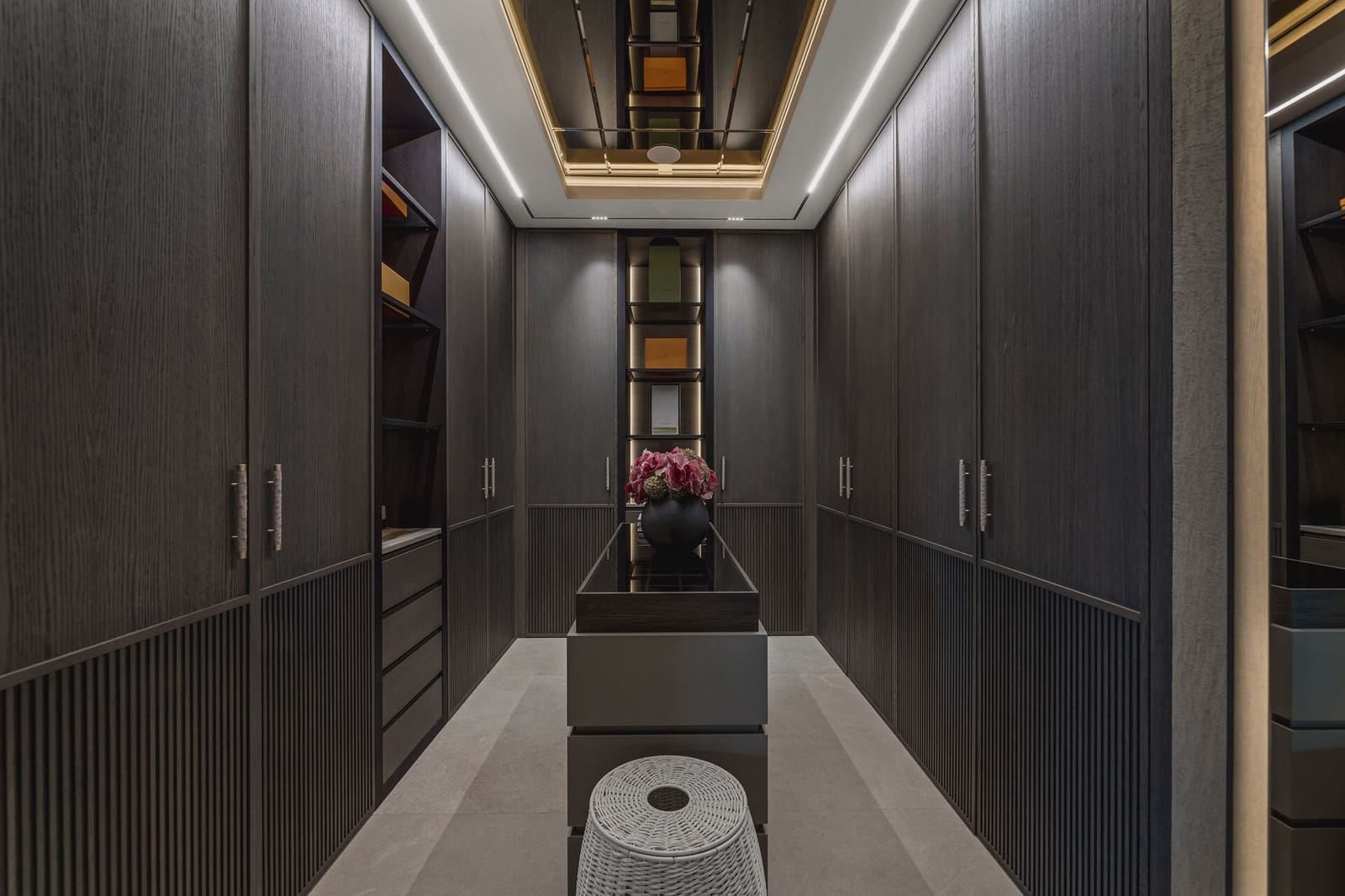 4 bedroom Villa for sale in Nueva Andalucia with pool garage - € 4,495,000 (Ref: 7531182)