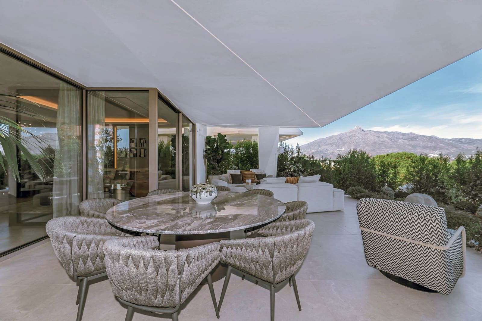 4 bedroom Villa for sale in Nueva Andalucia with pool garage - € 4,495,000 (Ref: 7531182)