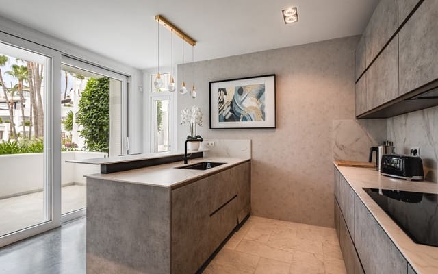 3 Zimmer Apartment zu verkaufen in Golden Mile, Marbella mit Pool Garage - 3.850.000 € (Ref: 7686824)