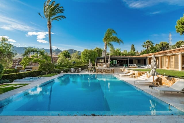 6 sypialnia Willa na sprzedaż w Río Real, Marbella z basenem garażem - 3 500 000 € (Ref: 7809195)