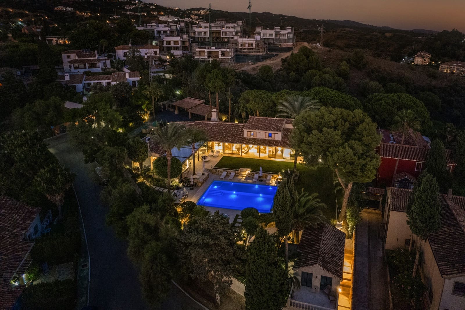 6 sypialnia Willa na sprzedaż w Rio Real z basenem garażem - 3 500 000 € (Ref: 7809195)