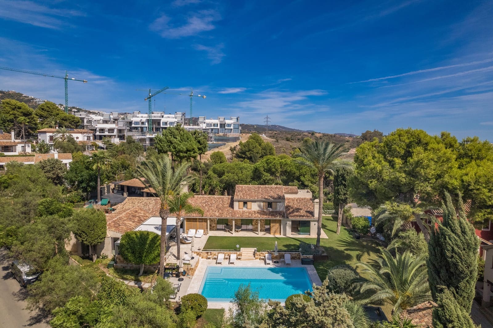 6 sypialnia Willa na sprzedaż w Rio Real z basenem garażem - 3 500 000 € (Ref: 7809195)