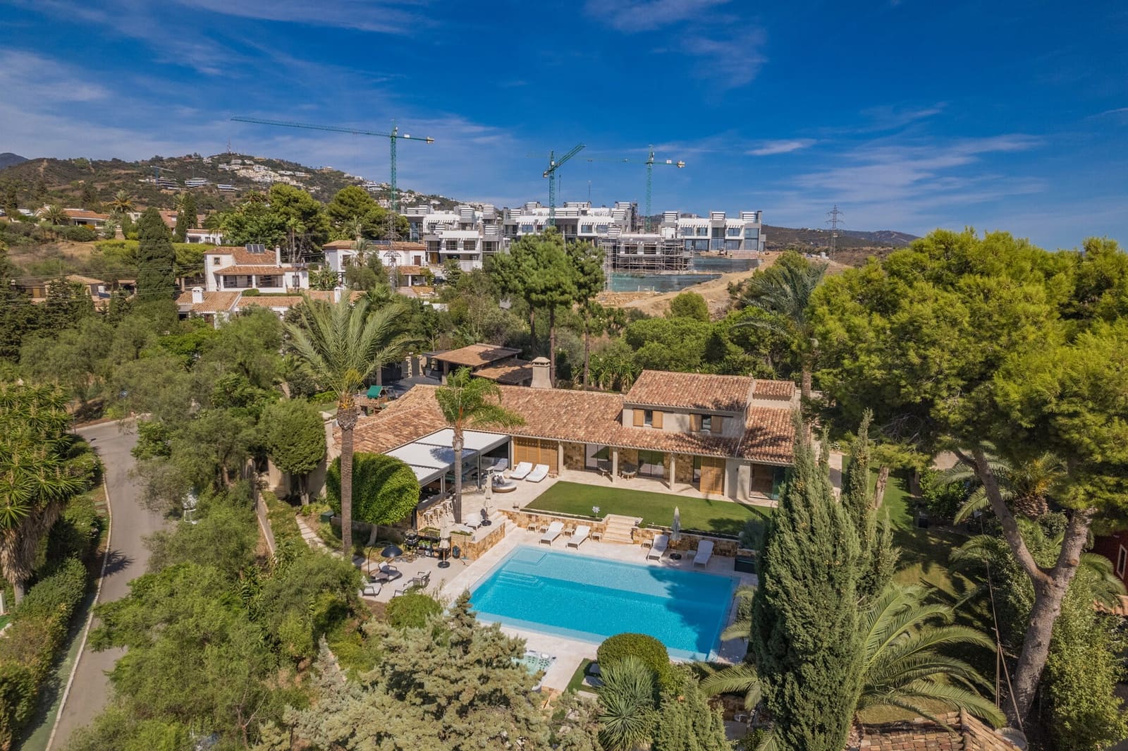 6 sypialnia Willa na sprzedaż w Rio Real z basenem garażem - 3 500 000 € (Ref: 7809195)