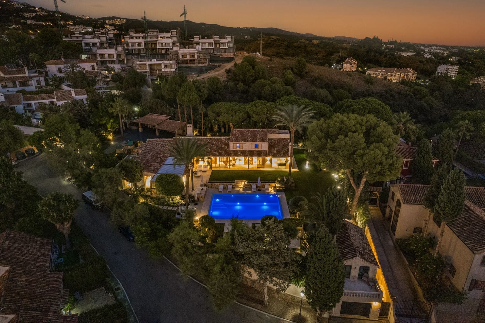 6 sypialnia Willa na sprzedaż w Rio Real z basenem garażem - 3 500 000 € (Ref: 7809195)