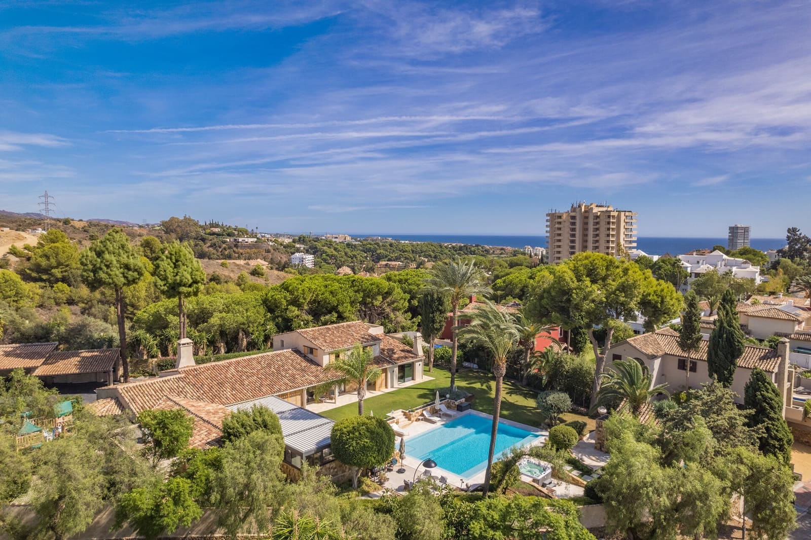 6 sypialnia Willa na sprzedaż w Rio Real z basenem garażem - 3 500 000 € (Ref: 7809195)