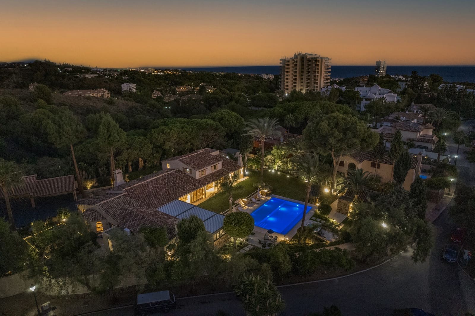 6 sypialnia Willa na sprzedaż w Rio Real z basenem garażem - 3 500 000 € (Ref: 7809195)