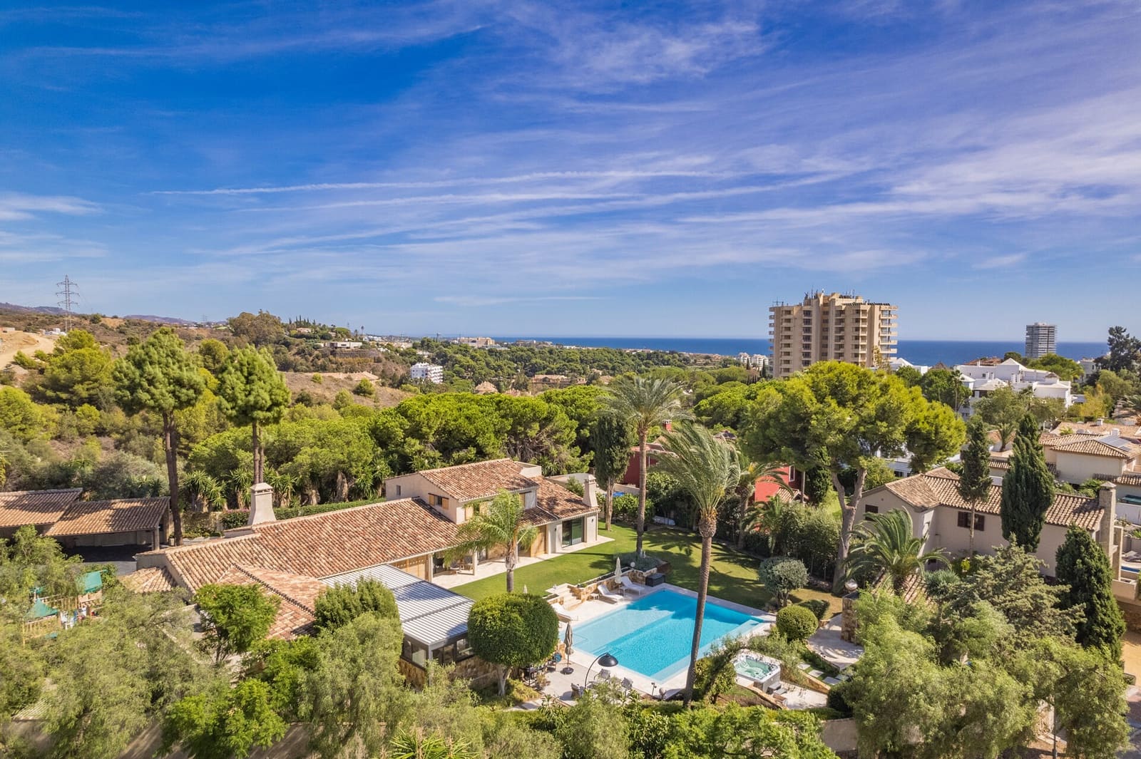 6 sypialnia Willa na sprzedaż w Rio Real z basenem garażem - 3 500 000 € (Ref: 7809195)